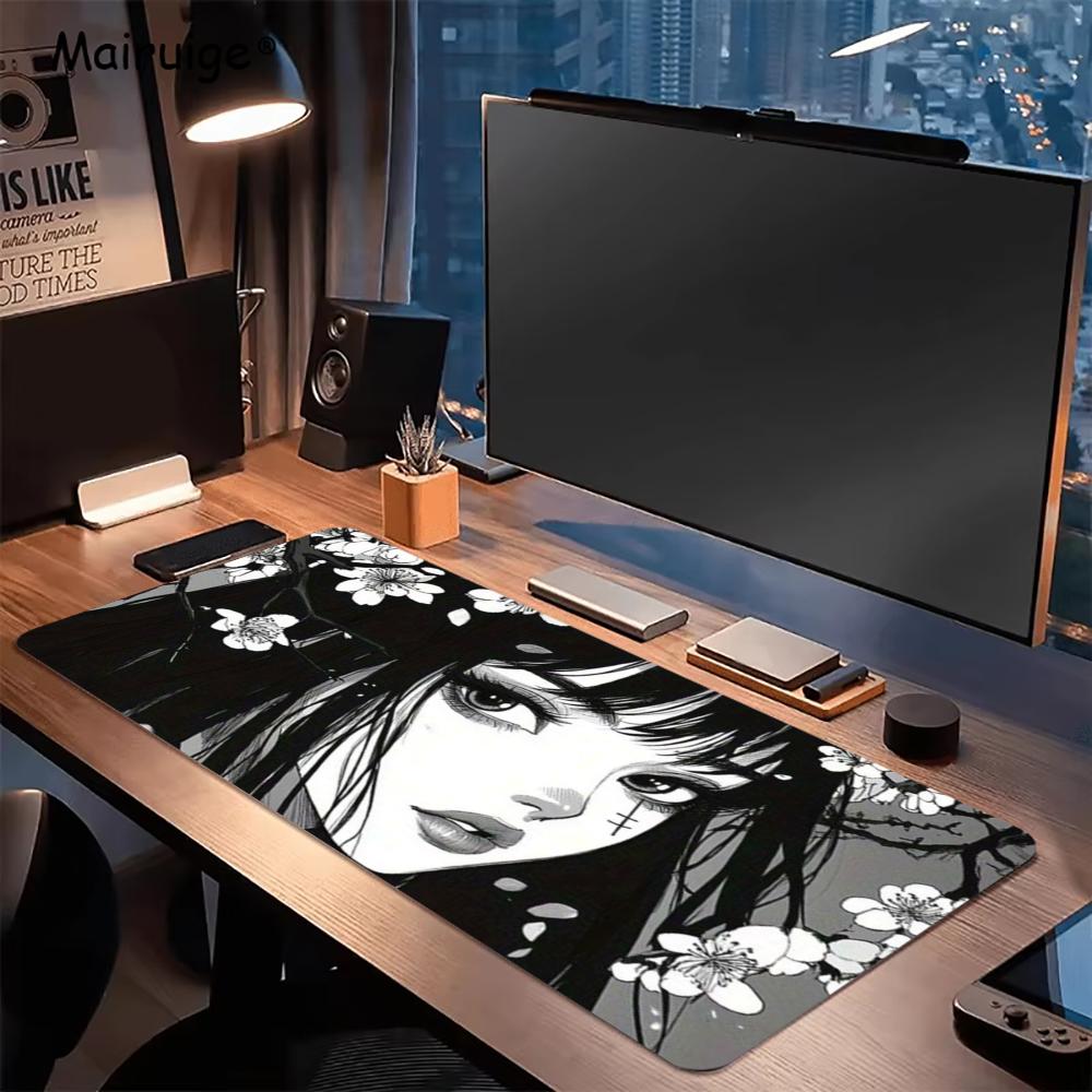 Sakura Girl Extra Large Fabric - Desk Setup Gaming And Work recension och pris
